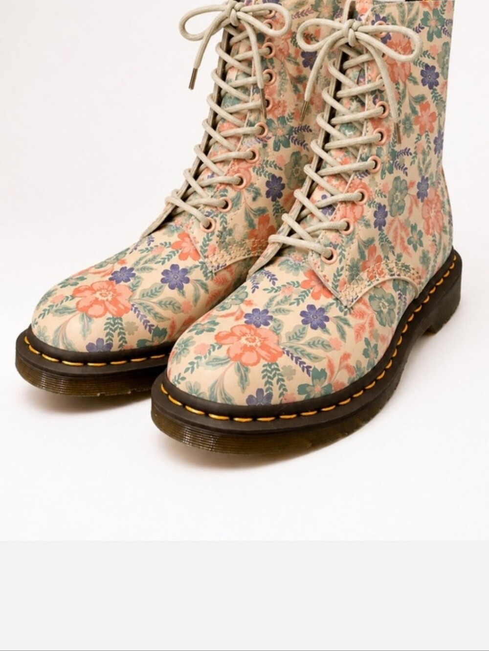 NEW! Dr Martens CLOUD CREAM Floral Pastel GENIX NAPPA Boots. Size 8 MAKE OFFER!! - Picture 12 of 12